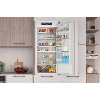 Frigider incorporat Indesit INC20T321EU Frigider incorporat Indesit INC20T321EU