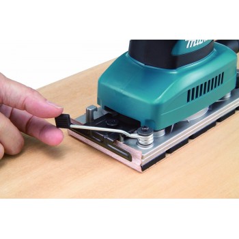 Вибрационная шлифмашина Makita BO3711