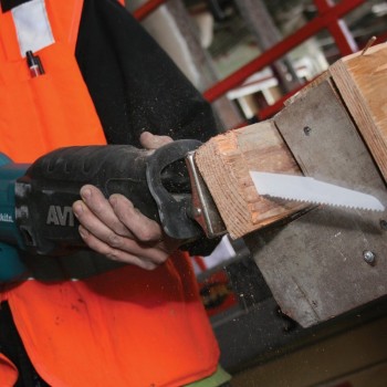Сабельная пила Makita JR3070CT